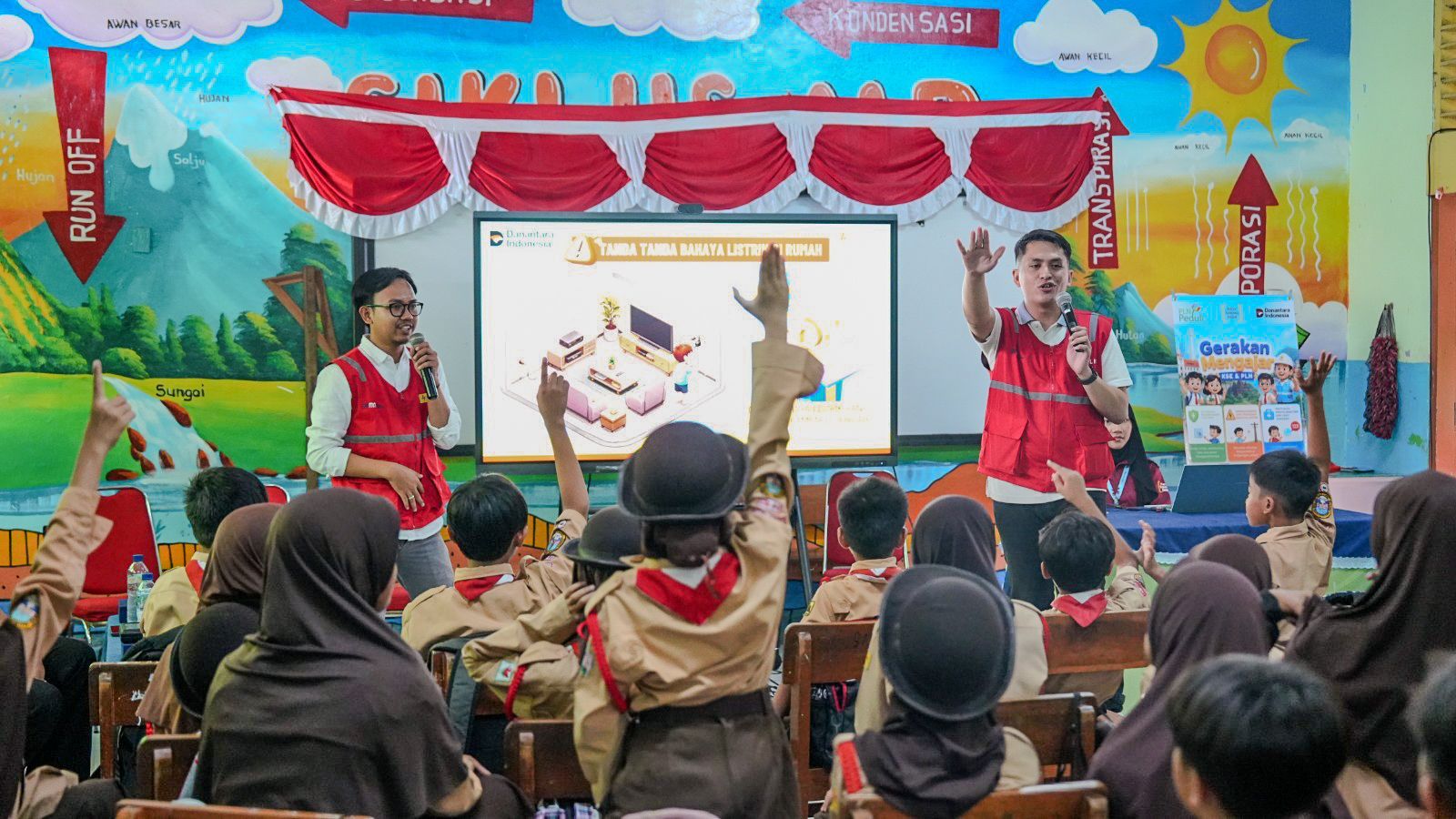Gerakan Mengajar, PLN Hadirkan Edukasi Keselamatan Listrik untuk Siswa SD di Jakarta Selatan