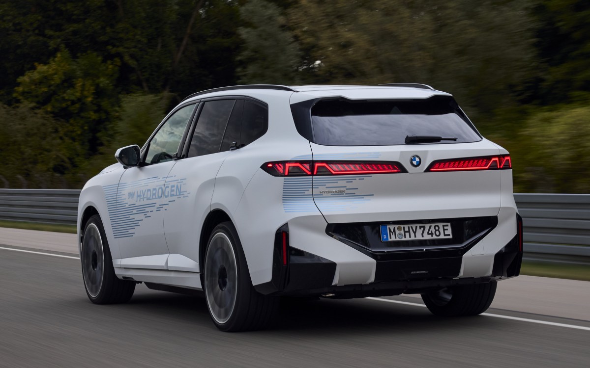 BMW iX5 Bakal Punya Varian Hidrogen, Target Jarak Tempuh 750 Km – KoranDigital.Net.id