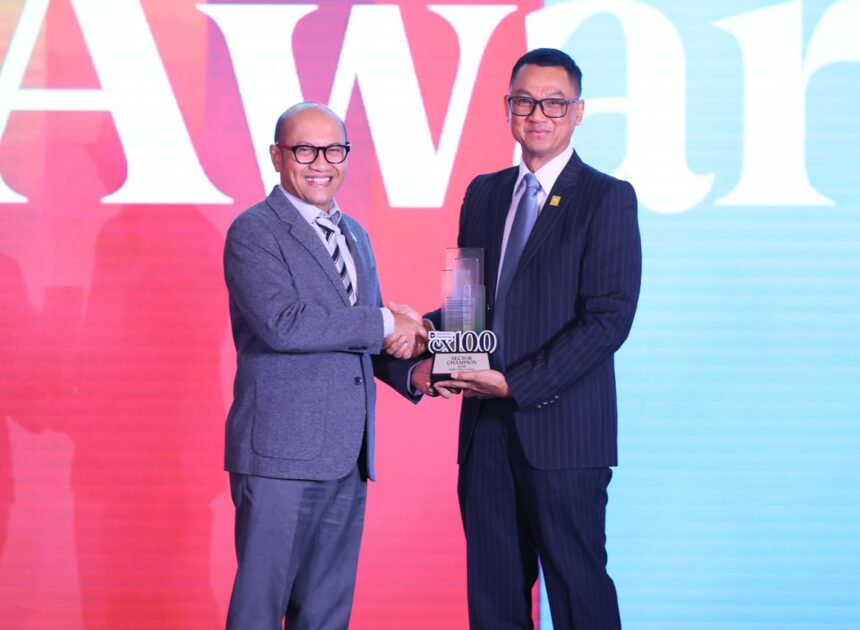 Transformasi Berorientasi Pelanggan, PLN Raih Sector Champion dan Runner Up BUMN Layanan Terbaik Danantara Indonesia CX100 Award 2026